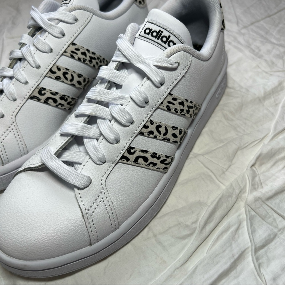 Adidas Womens Grand Court Womens Sneakers White Black Cheetah Size 8 NEW - Picture 4 of 16